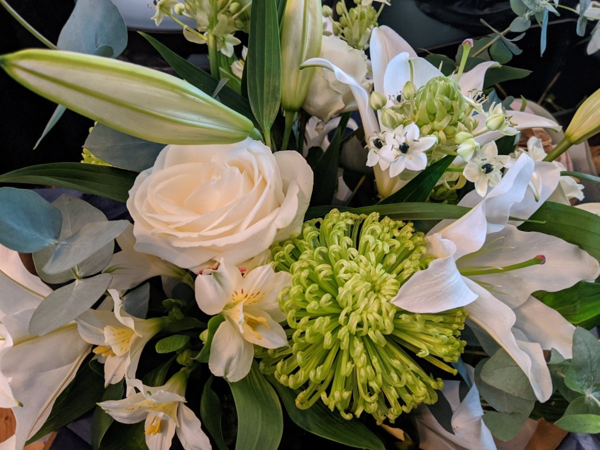 £40 Weekly Flower Bouquet delivered by The Cove