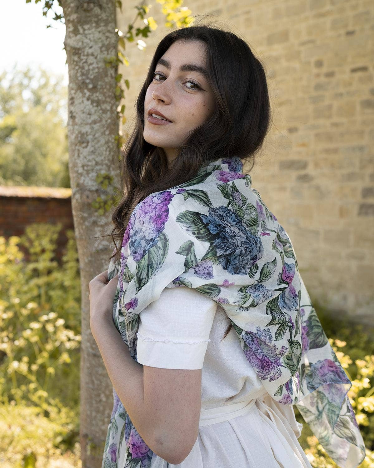 UK & EU ONLY - Hydrangea Light Weight Scarf