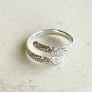 Wrap Around Lace Thumb Ring