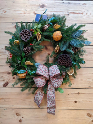 14" Decorated Wreath - The Cove
